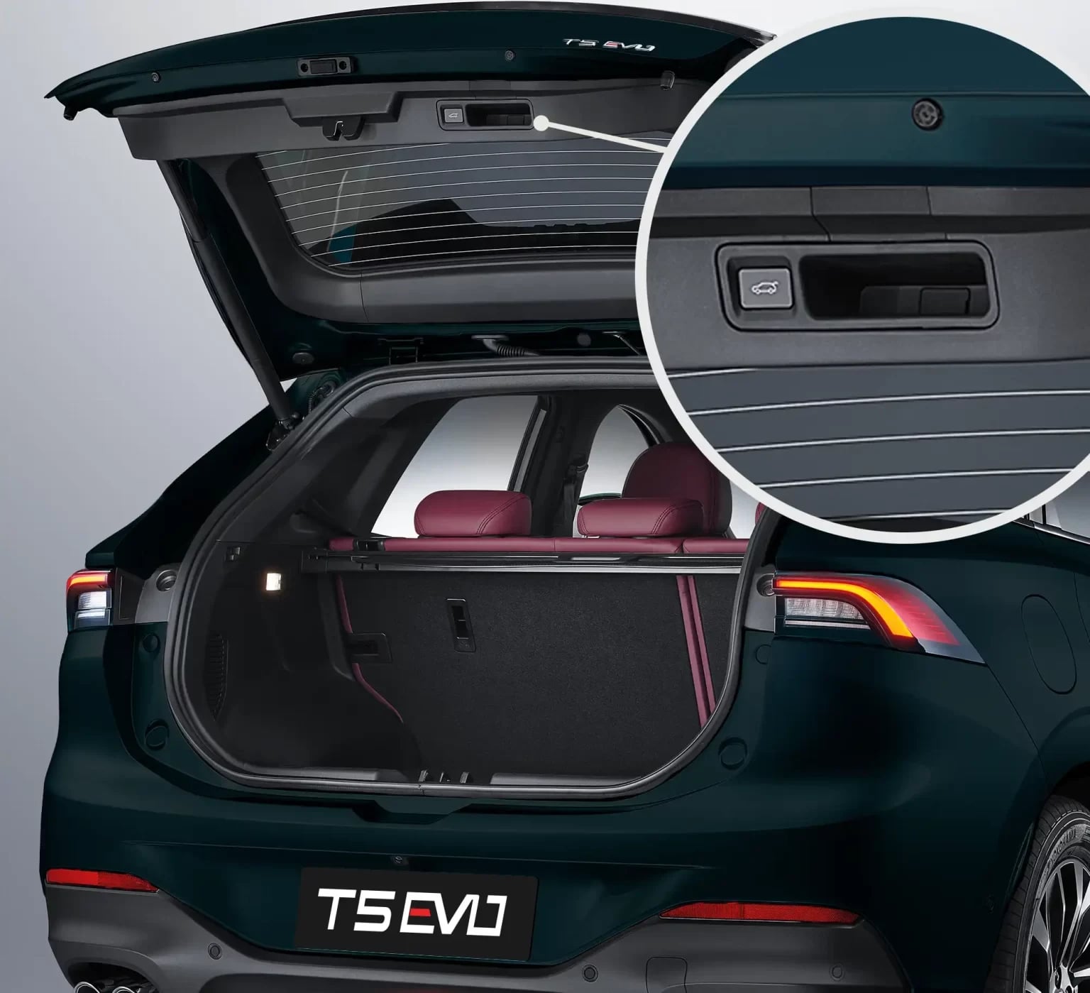 Baúl del FORTHING T5 EVO, con espacio de carga y apertura práctica